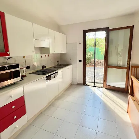 Iss Travel, Domo Magenta 2-bedrooms - With Private Outdoor Area * サン・テオドーロ
